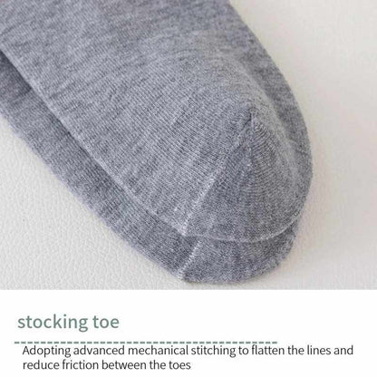Grey Women/Men Boat Socks made of soft breathable fabric with smooth stocking toe stitching for reduced friction